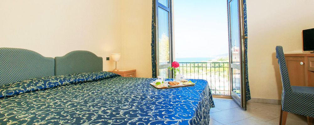 Park Hotel Villa Americana Rodi Garganico Exterior photo